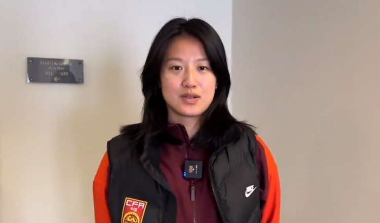 汪琳琳：范迪克是我的偶像和目標(biāo)，希望變成他那樣全面的中后衛(wèi)