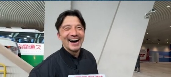 帶孩子和帶球隊(duì)哪個(gè)更累？謝暉笑言：都累，但帶孩子更累